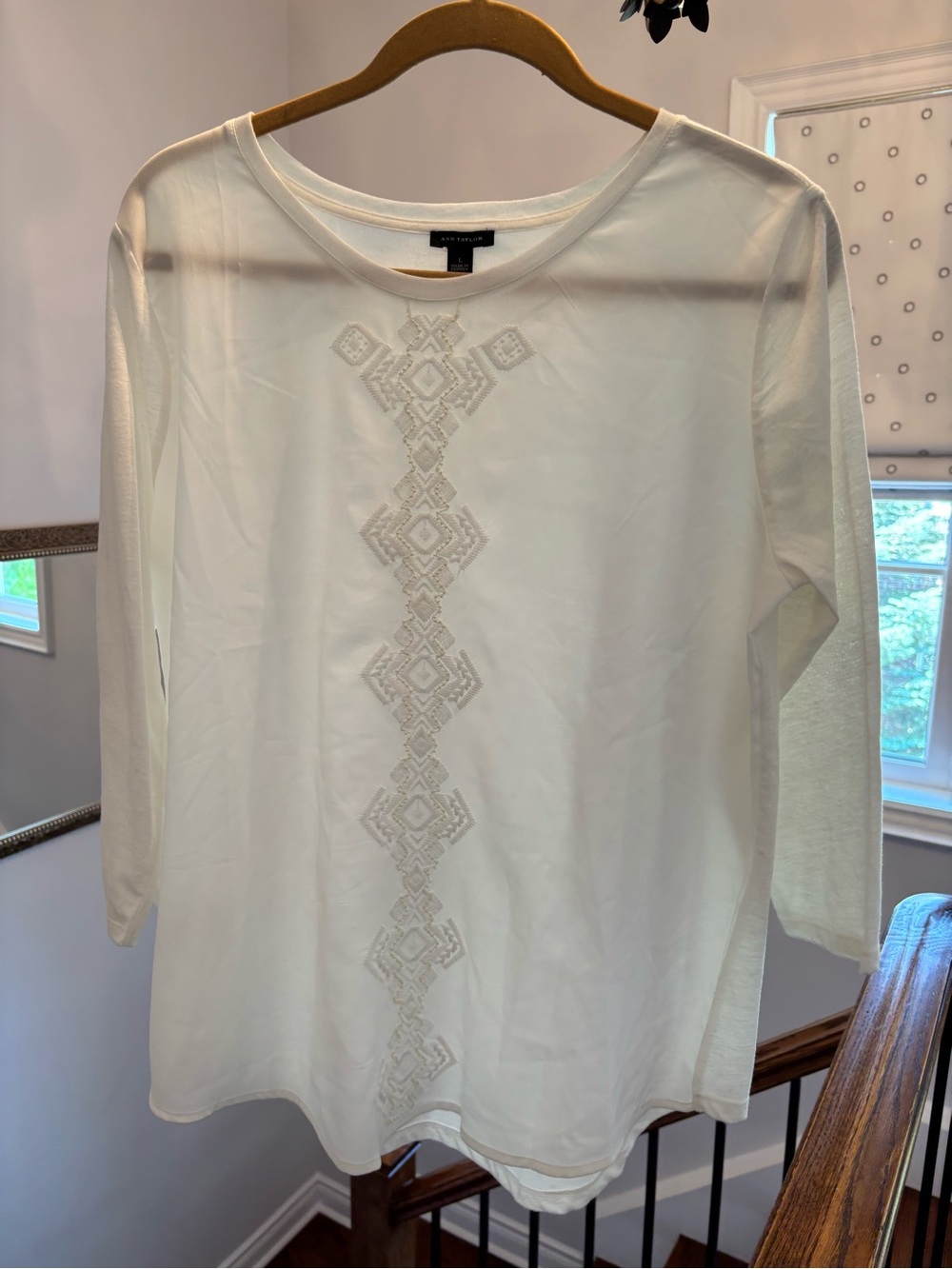 Ann Taylor White Long Sleeve Embroidered Crewneck Tee